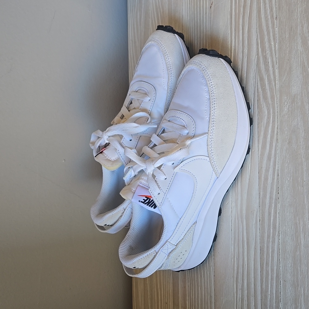 Nike women's white waffle sneakers, size 7.5